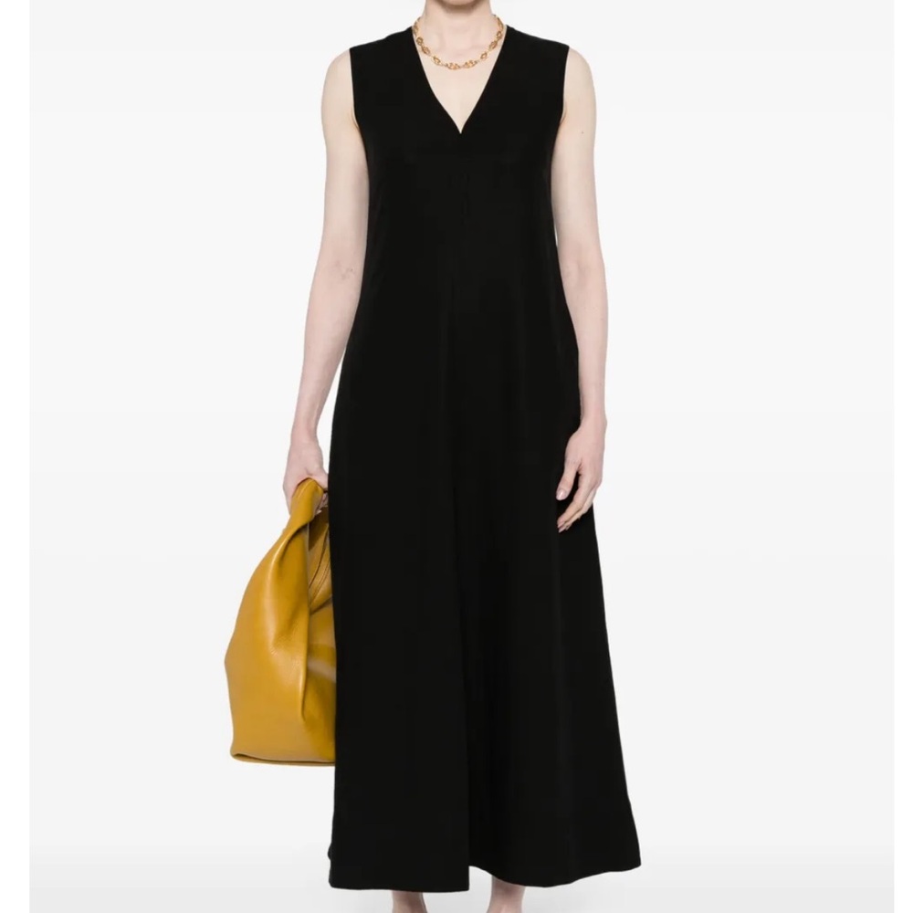 Toteme Vneck Sleeveless Black Dress